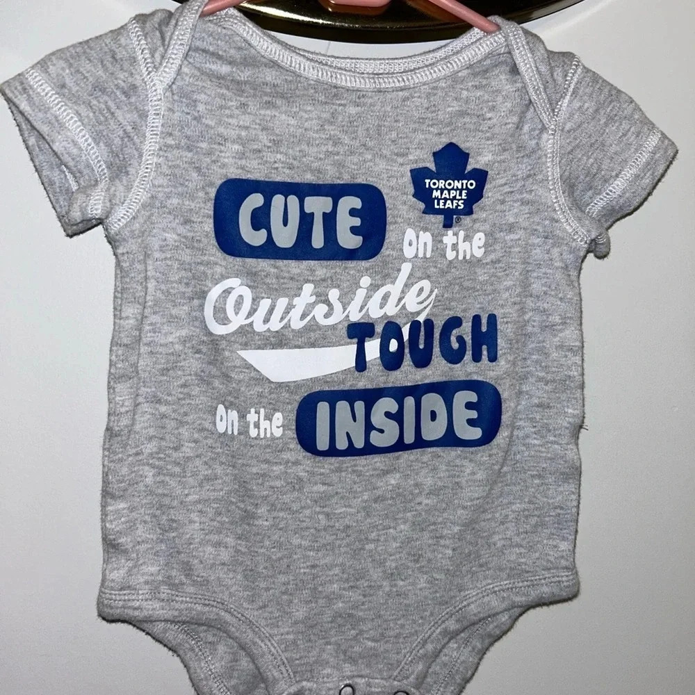 Toronto Maple Leaves Onesie Size 6/9 Months